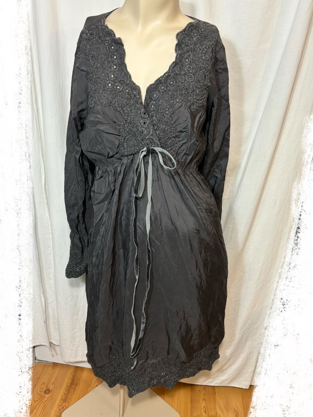 Prenatal maternity women’s medium silk dress night gown gray